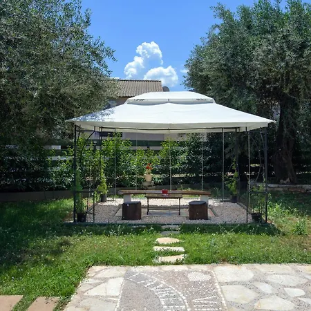 Lavredakos *